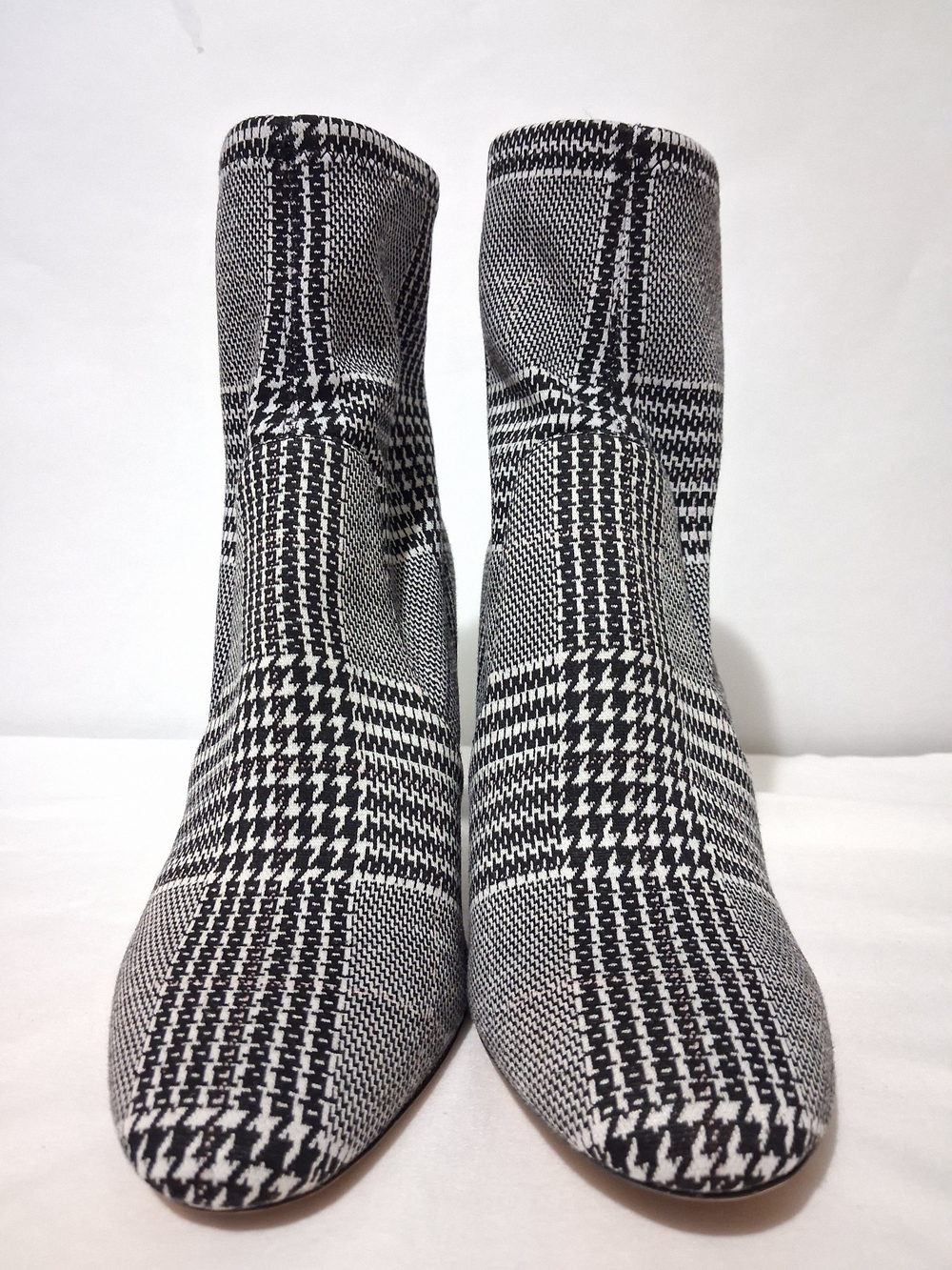 Aldo Lovelee Black & White Houndstooth Sock Booties Size 8.5 M